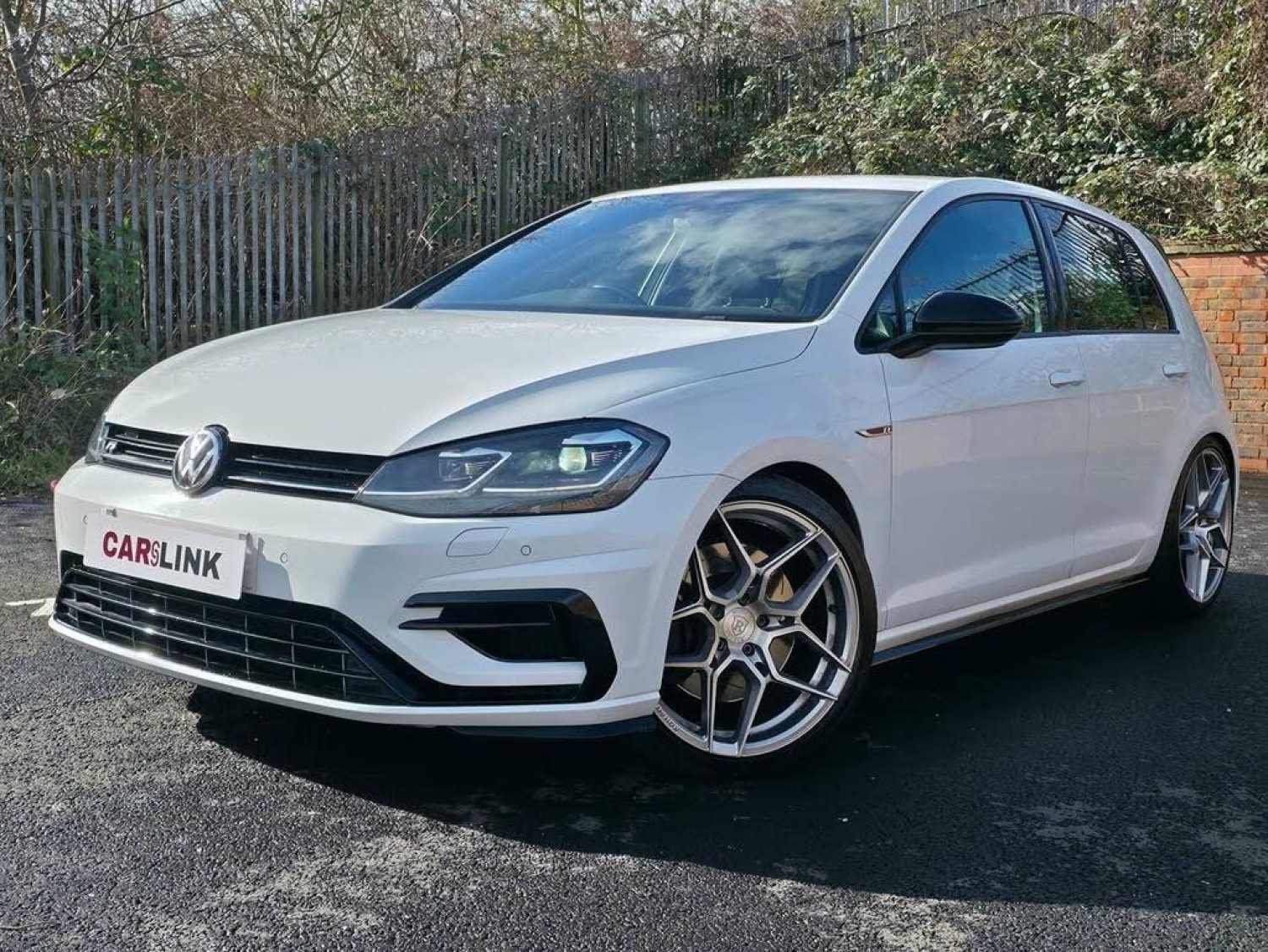 Volkswagen Golf 2.0 Golf R TSi Semi-Auto 4WD 5dr