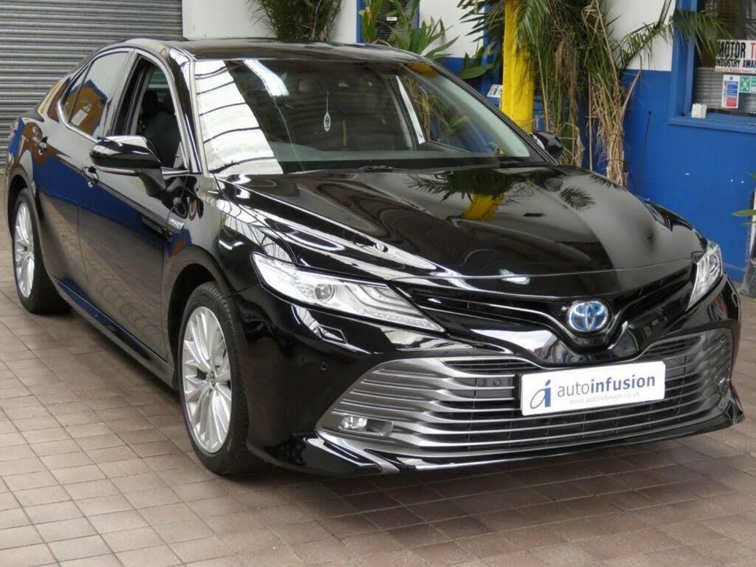 Toyota Camry 2.5 VVT-h Excel Saloon 4dr Petrol Hybrid CVT Euro 6 (s/s) (218 ps)