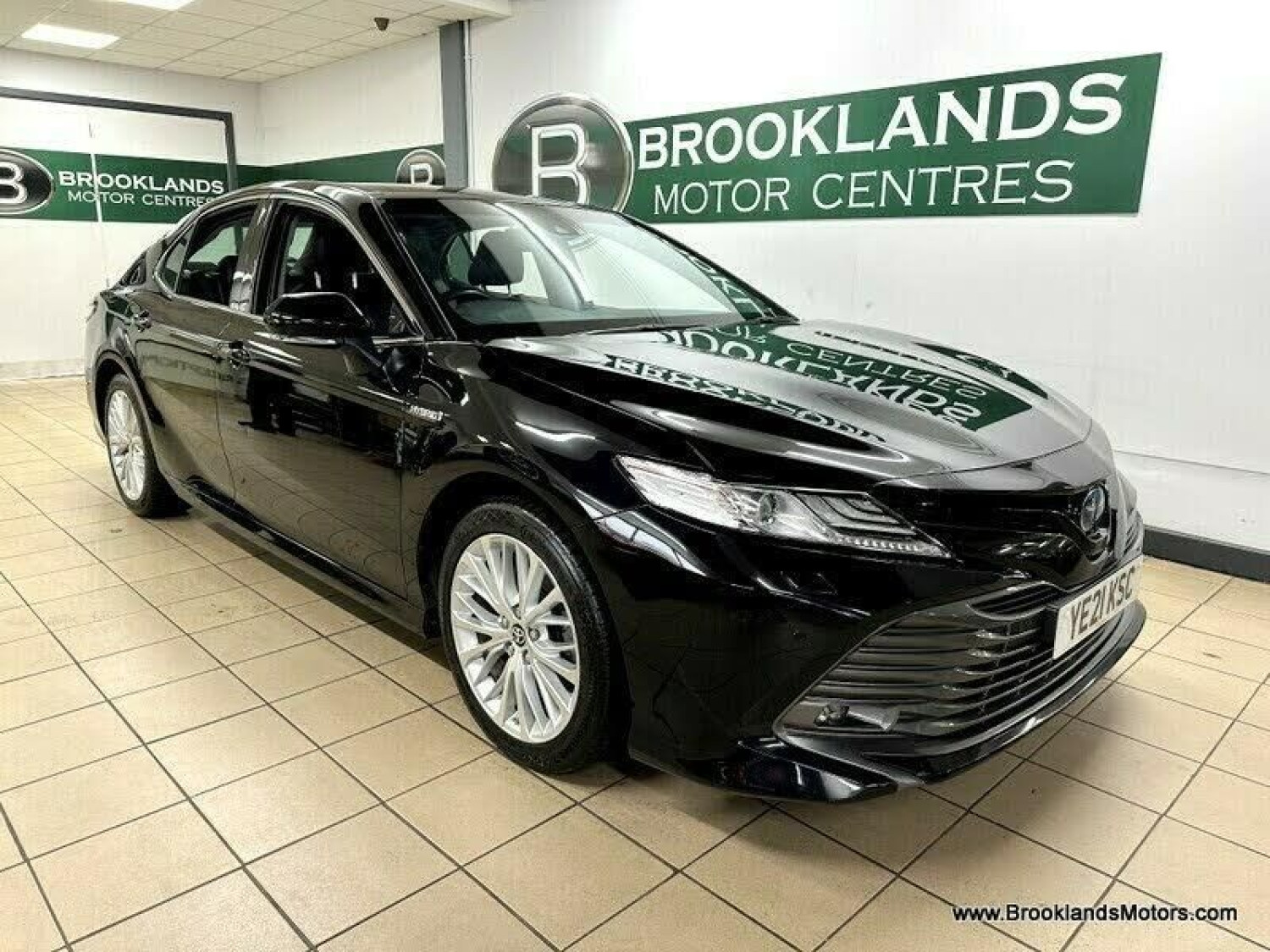 Toyota Camry 2.5 VVT-I EXCEL [SAT NAV, LEATHER, HEATED SEATS & REVERSE CAMERA]