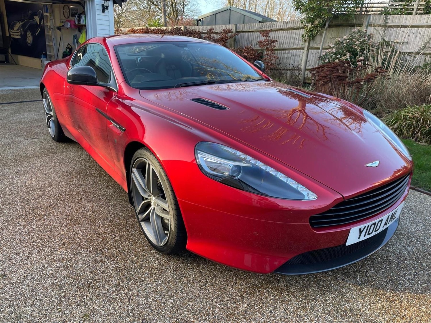 ASTON MARTIN DB9 V12 2013