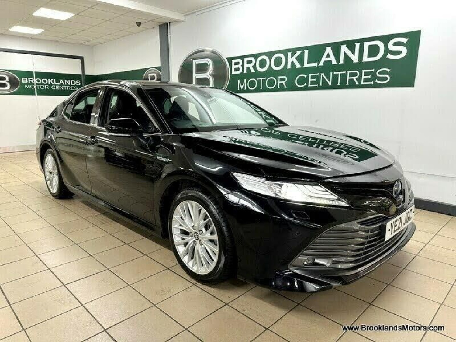 Toyota Camry 2.5 VVT-I EXCEL [SAT NAV, LEATHER, HEATED SEATS & REVERSE CAMERA]