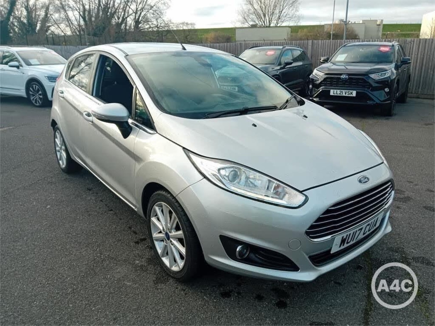 Ford Fiesta TITANIUM 5-Door